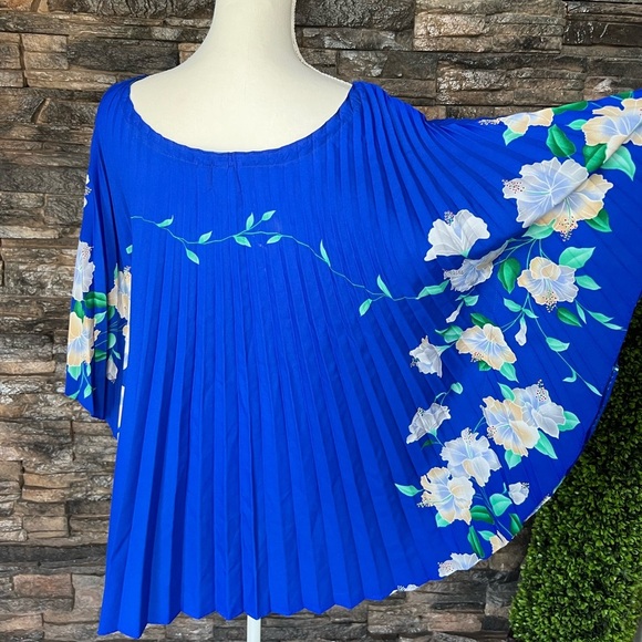 Vibrant Blue Floral Blouse - Picture 8 of 11